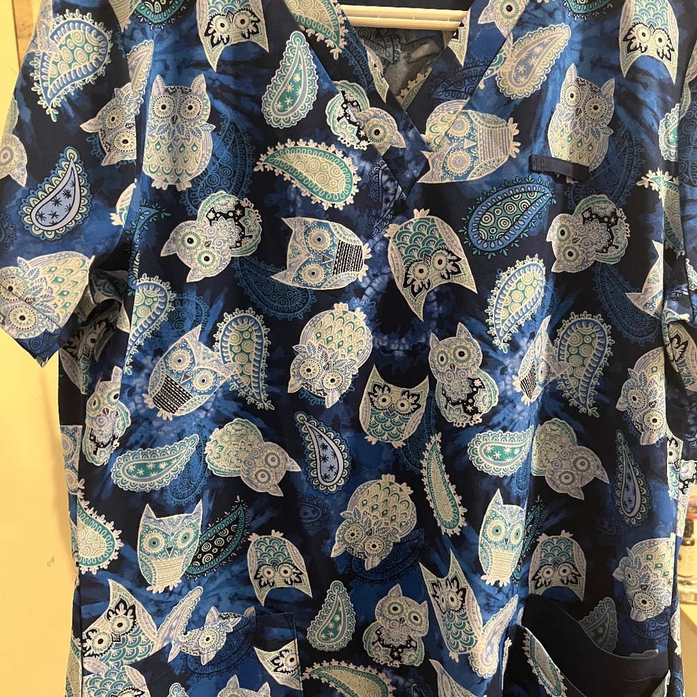 Scrub top